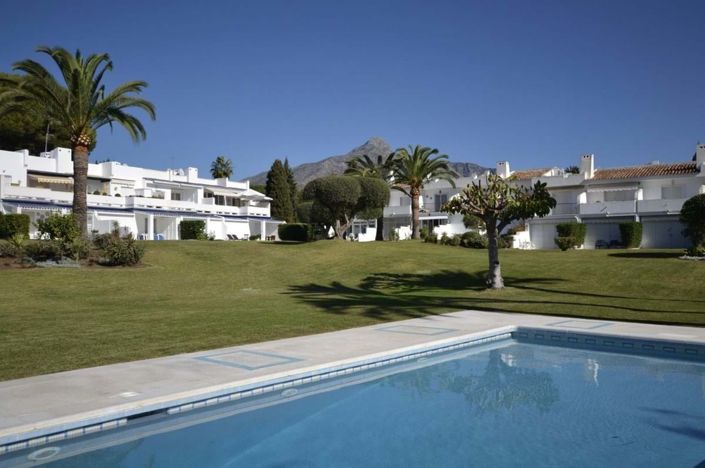 Image No.18-4 Bed Townhouse for sale