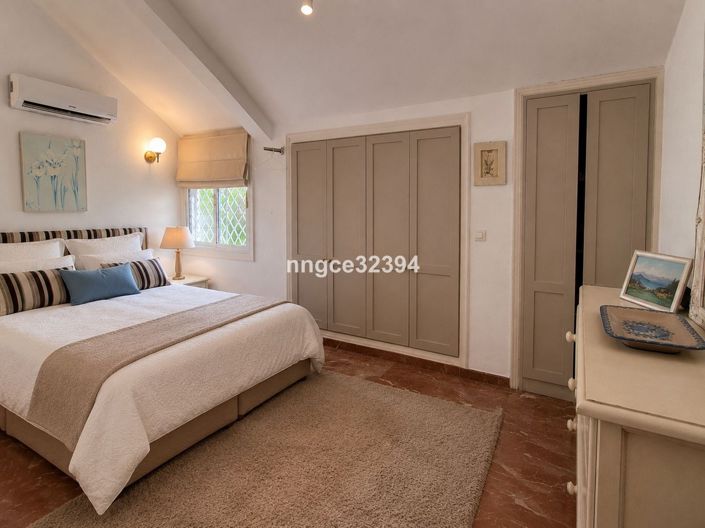 Image No.15-3 Bed Townhouse for sale