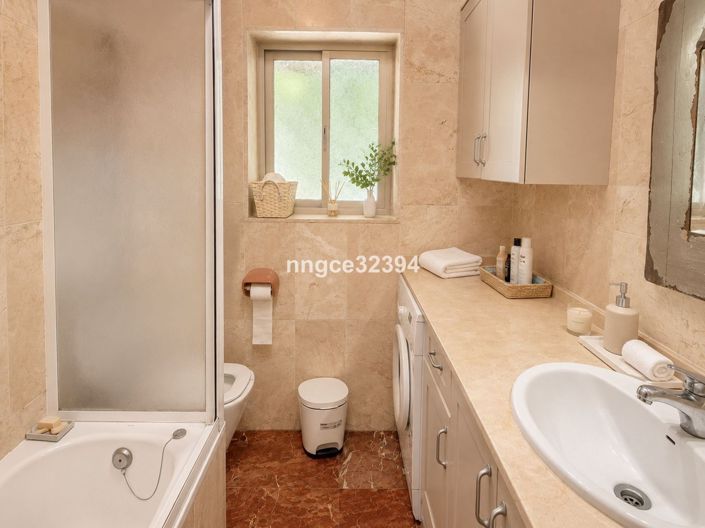 Image No.18-3 Bed Townhouse for sale