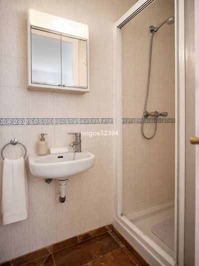 Image No.19-3 Bed Townhouse for sale