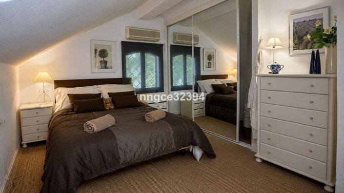Image No.20-3 Bed Townhouse for sale