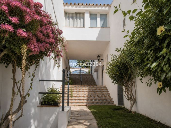 Image No.31-3 Bed Townhouse for sale