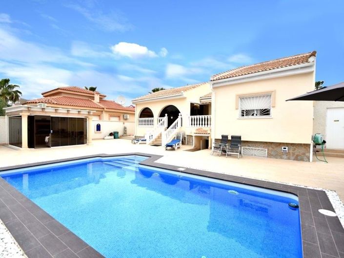 Image No.2-Villa de 4 chambres à vendre à Ciudad Quesada