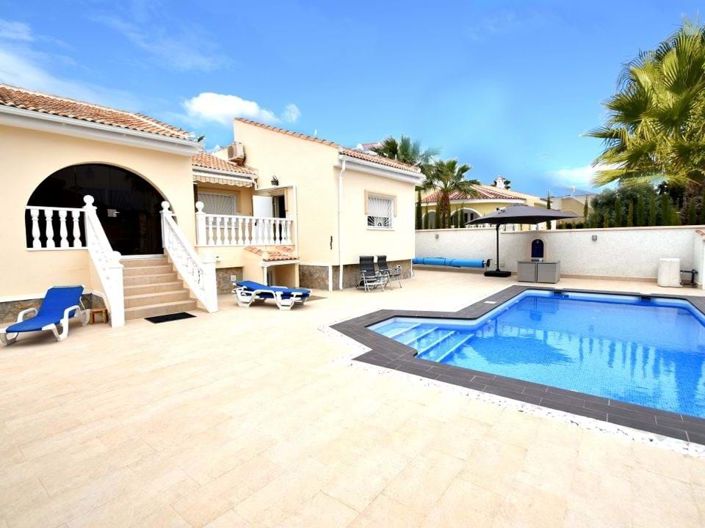 Image No.3-Villa de 4 chambres à vendre à Ciudad Quesada