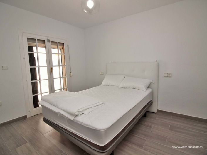 Image No.12-3 Bed Townhouse for sale