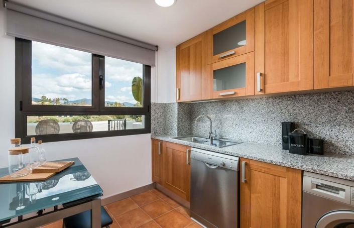 Image No.9-Appartement de 2 chambres à vendre à Estepona