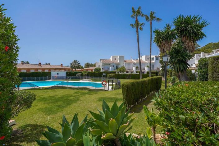 Image No.1-4 Bed Townhouse for sale