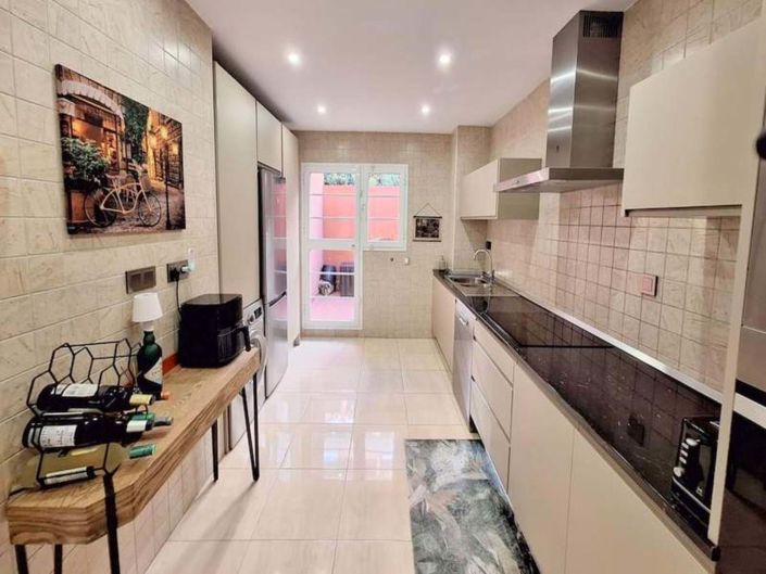 Image No.12-3 Bed Apartment for sale