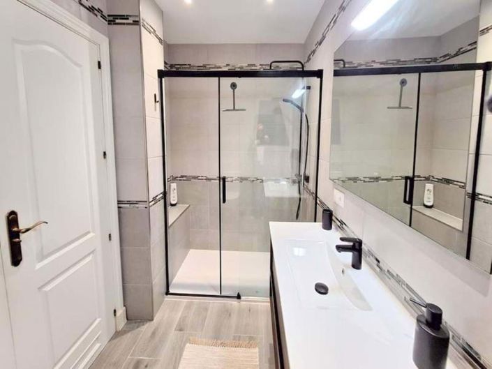 Image No.19-3 Bed Apartment for sale