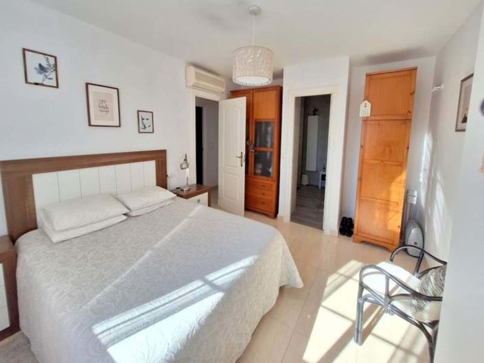 Image No.22-3 Bed Apartment for sale