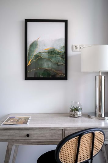 Image No.20-2 Bed Apartment for sale