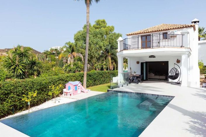 Image No.1-5 Bed Villa for sale