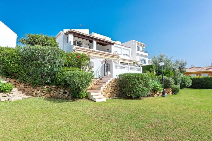 Image No.10-3 Bed Townhouse for sale