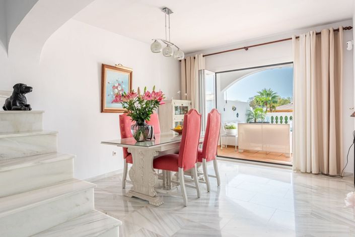 Image No.13-3 Bed Townhouse for sale