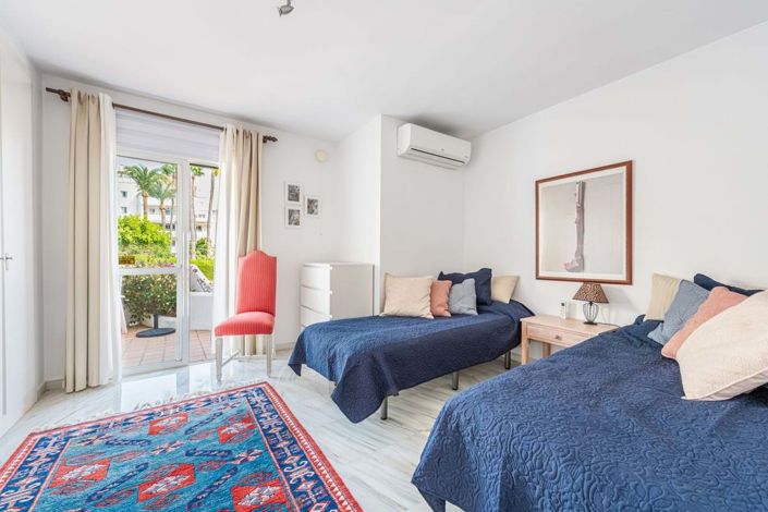 Image No.19-3 Bed Townhouse for sale