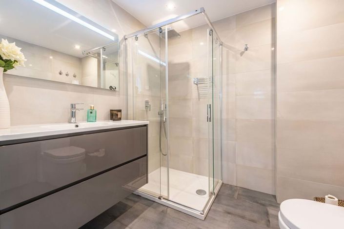 Image No.20-3 Bed Townhouse for sale