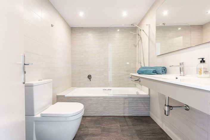 Image No.21-3 Bed Townhouse for sale