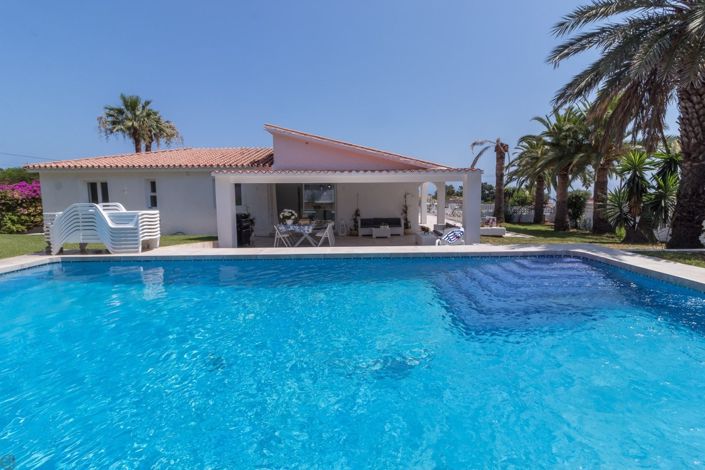 Image No.1-4 Bed Villa for sale