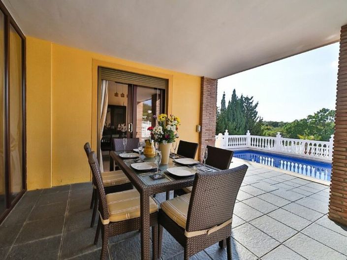 Image No.3-6 Bed Villa for sale