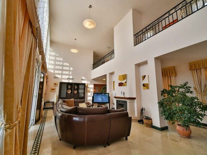 Image No.7-6 Bed Villa for sale