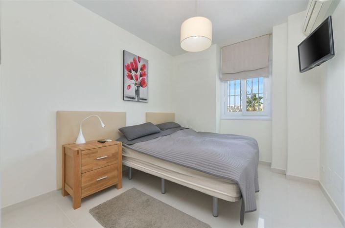 Image No.12-3 Bed Townhouse for sale