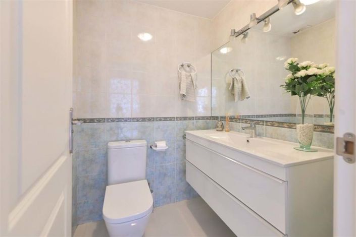 Image No.14-3 Bed Townhouse for sale