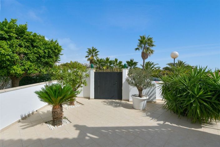 Image No.16-3 Bed Townhouse for sale