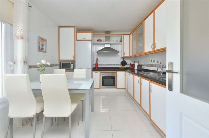 Image No.9-3 Bed Townhouse for sale