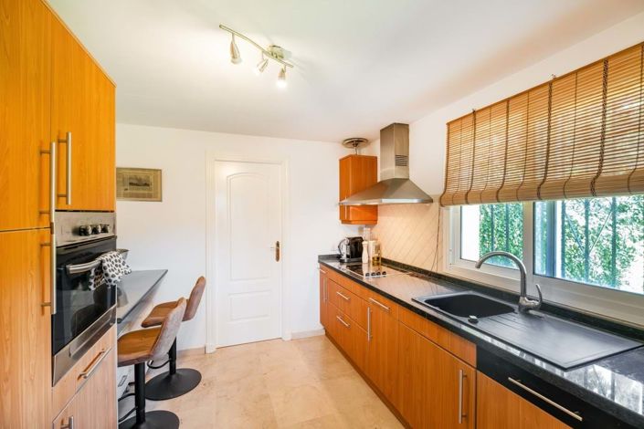 Image No.8-3 Bed Townhouse for sale