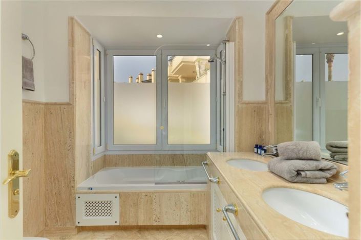 Image No.20-3 Bed Apartment for sale