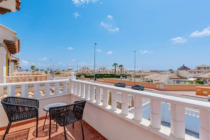 Image No.13-2 Bed Townhouse for sale