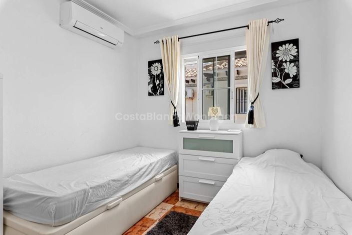 Image No.15-2 Bed Townhouse for sale