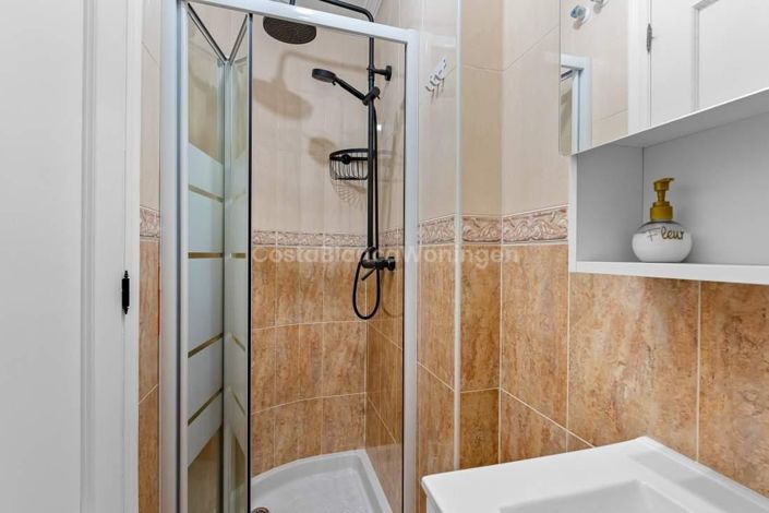 Image No.18-2 Bed Townhouse for sale