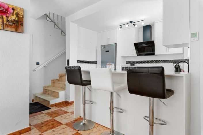 Image No.9-2 Bed Townhouse for sale