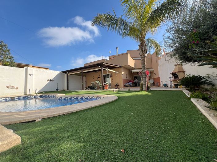 Image No.3-3 Bed Villa for sale