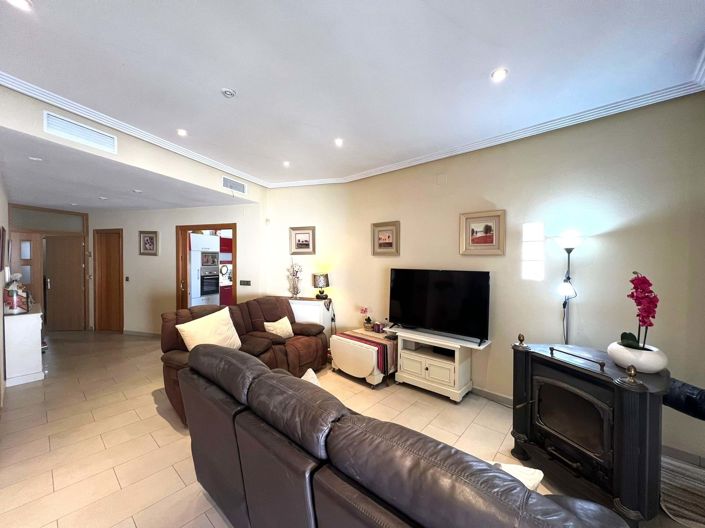 Image No.2-3 Bed Villa for sale