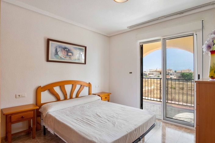 Image No.11-3 Bed Townhouse for sale