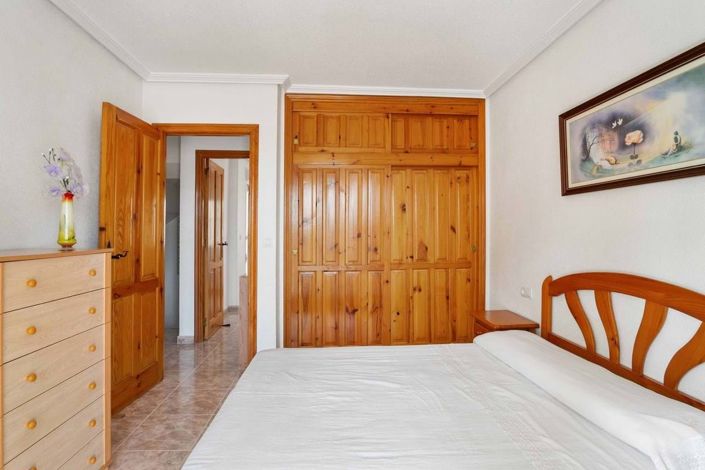 Image No.12-3 Bed Townhouse for sale