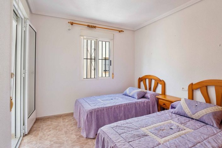 Image No.13-3 Bed Townhouse for sale