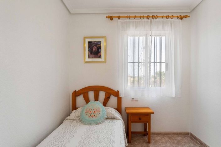 Image No.15-3 Bed Townhouse for sale