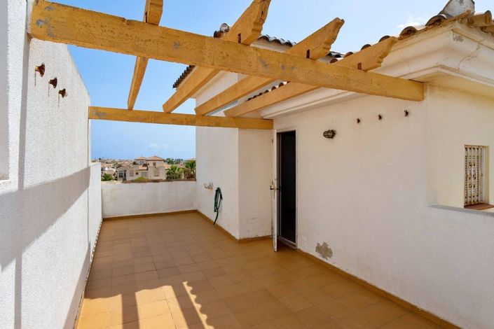 Image No.17-3 Bed Townhouse for sale