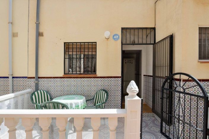 Image No.20-3 Bed Townhouse for sale