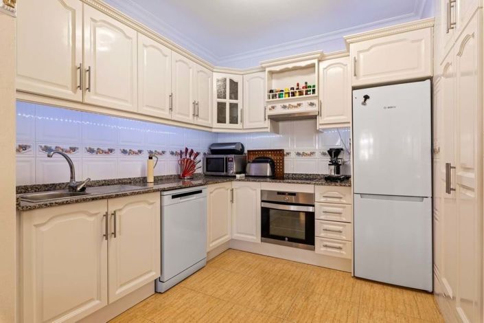 Image No.12-3 Bed Townhouse for sale