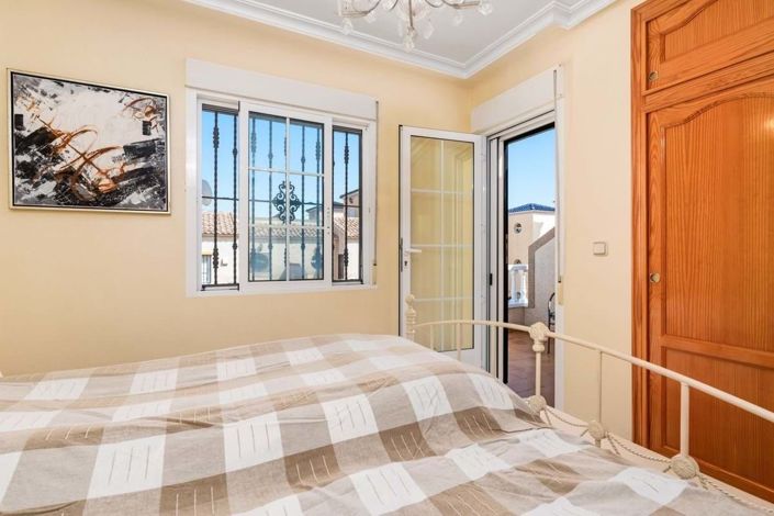 Image No.14-3 Bed Townhouse for sale