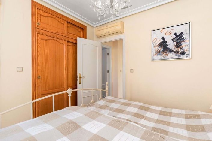 Image No.15-3 Bed Townhouse for sale