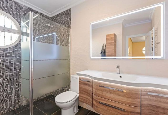 Image No.17-3 Bed Townhouse for sale