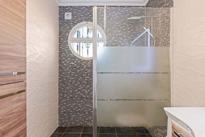 Image No.18-3 Bed Townhouse for sale