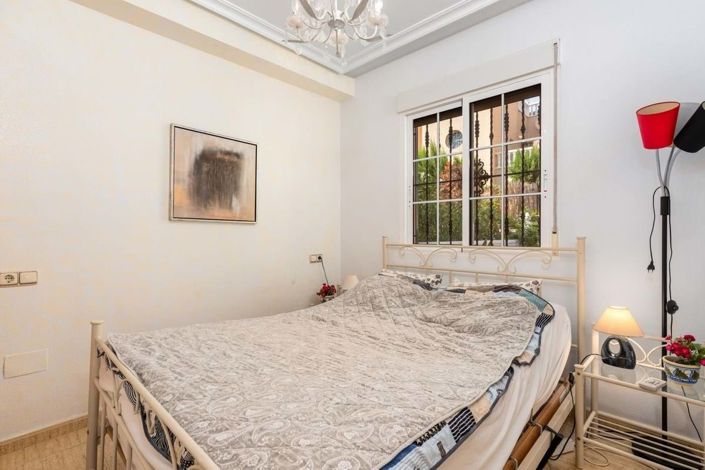 Image No.21-3 Bed Townhouse for sale