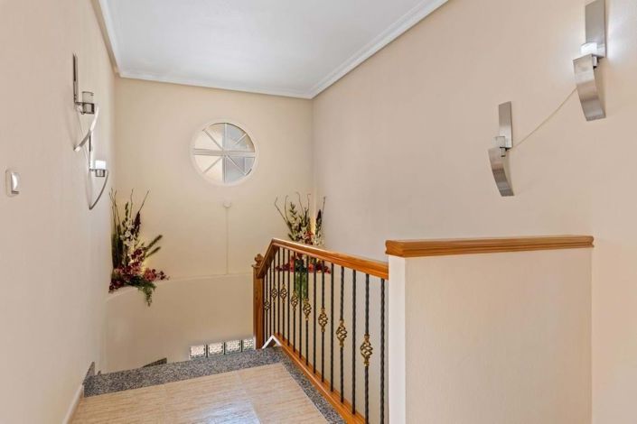 Image No.25-3 Bed Townhouse for sale