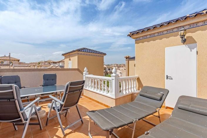 Image No.27-3 Bed Townhouse for sale